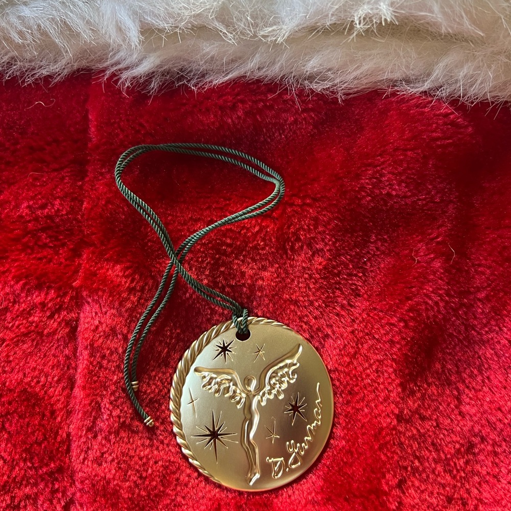 David Yurman Holiday Gold Star Pendant 2025